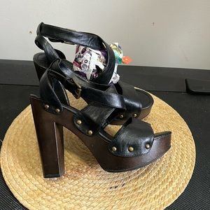 Club couture Platform Wood Heel Sandals Size 9